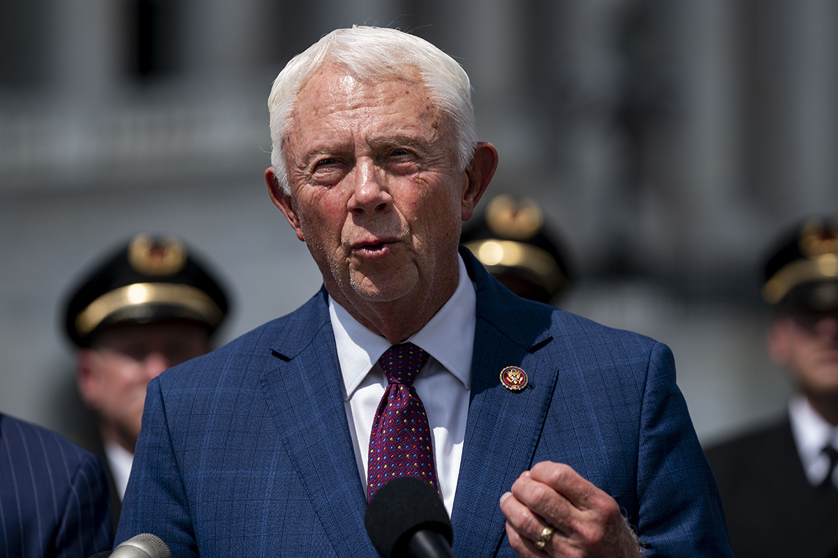 Highest-ranking combat veteran in Congress pushes for psychedelic medicine research