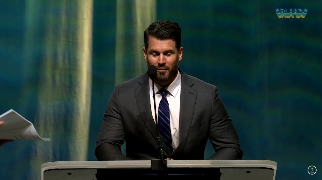 Pastor of Cities Church stormed by anti-ICE protesters leads prayer at SBC Annual Meeting