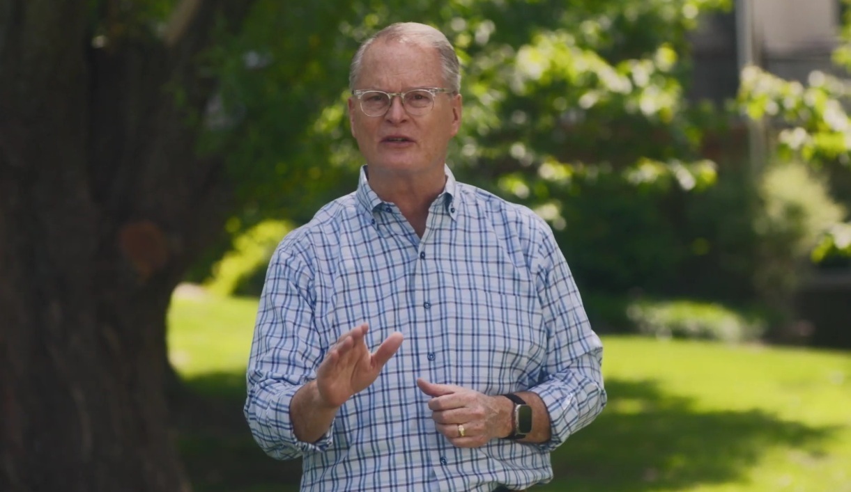 Pastor Adam Hamilton to face Sen. Roger Marshall after Kan. Dem. primary win