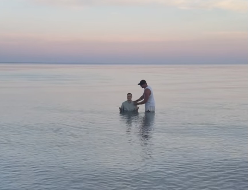 ‘I Took a Pill in Ibiza’ singer Mike Posner embraces Christianity, gets baptized