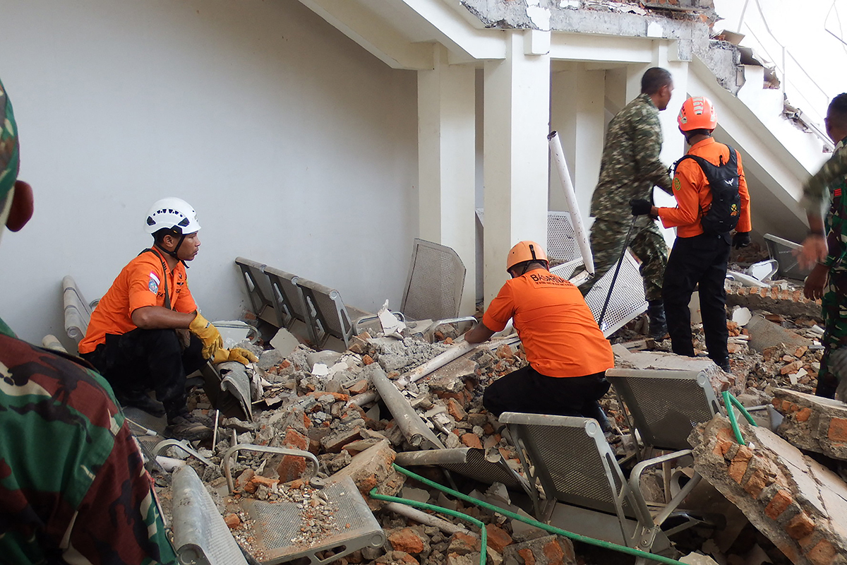 Deadly 7.7 magnitude earthquake hits Indonesia