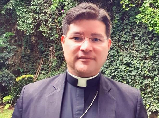 Venezuela bishop released after 5 years in prison, says guards pulled out his toenails