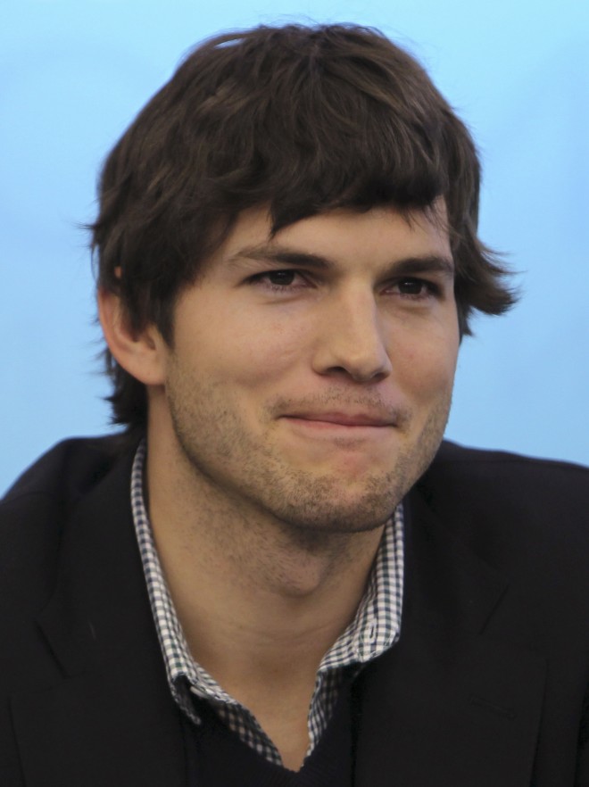 Ashton Kutcher Twitter Comment on Joe Paterno, Penn State Sparks Outrage