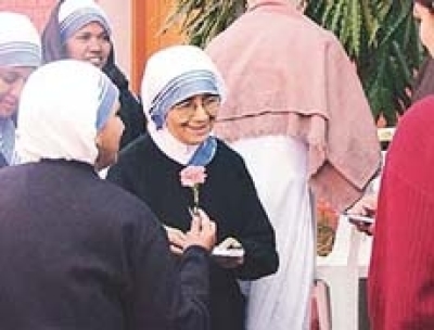 Sister Nirmala (center) with other sisters of Missionaries of Charity