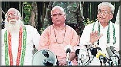 VHP leaders Acharya Giriraj Kishore, Swami Chinmayanand and Ashok Singhal: What are they conjuring?