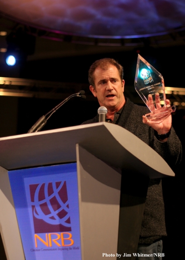 Producer/Director Mel Gibson receives the prestigious National Religious Broadcasters Directors Award for his film, The Passion of the Christ, on Tuesday, Feb. 15, 2005. photo: NRB