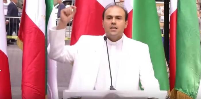 Pastor Saeed Abedini addresses U.N. rally for Free Iran in New York September 20, 2016.