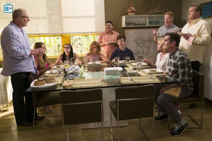 After recent trips take the Dunphys to New York; Mitch, Cam and Lily to the Midwest; and Jay, Gloria, Manny and Joe to Juarez, Mexico; the Pritchett-Dunphy-Tucker clan reunites in its eighth season premiere with all of the families converging at home for Father's Day, on