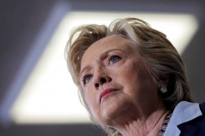 U.S. Democratic presidential nominee Hillary Clinton delivers an economic speech during a campaign stop in Toledo, Ohio, U.S., October 3, 2016.