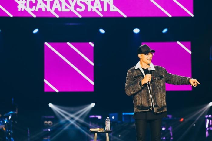 Judah Smith speaks at Catalyst Conference in Duluth, Georgia on October 7, 2016.