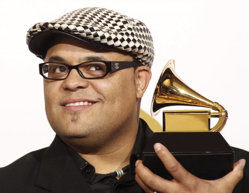 Israel Houghton poses backstage with his award for best pop/contemporary gospel album for "The Power of One" at the 52nd annual Grammy Awards in Los Angeles, California, January 31, 2010.