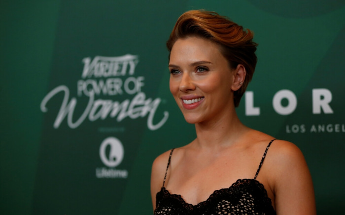 Actor and honoree Scarlett Johansson poses at Variety's Power of Women Luncheon in Beverly Hills, California U.S., October 14, 2016.
