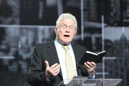 Renowned Christian evangelist Luis Palau speaks at the closing ceremony of the "Movement Day Global Cities" conference at the Jacob Javits Center in New York City on Thursday, October 27, 2016.