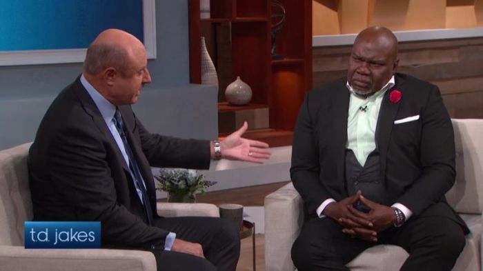 Dr. Phil speaking with T.D. Jakes on November 21, 2016.