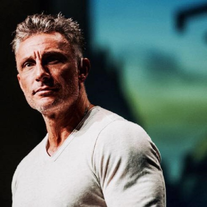 Tullian Tchividjian appears in this updated profile photo he posted to Facebook on November 2, 2016 after remaining quiet on the platform for almost a year.