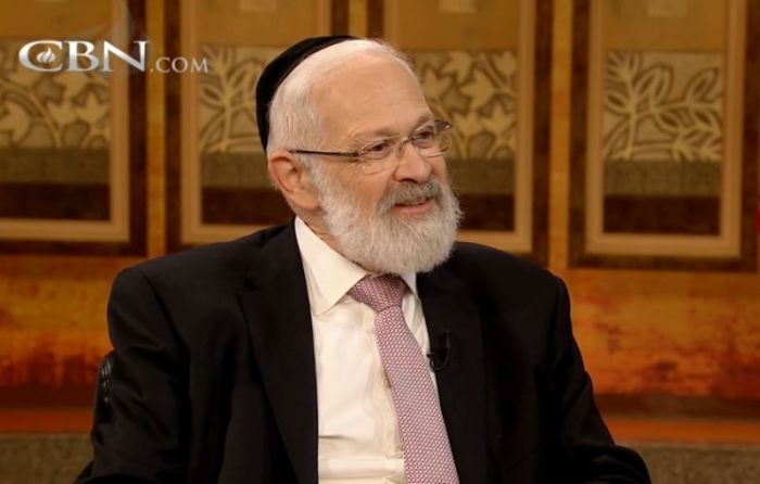 Rabbi Yitzchok Adlerstein, director of interfaith affairs at the Simon Wiesenthal Center, talks with 'The 700 Club' host Pat Robertson in December 2016.