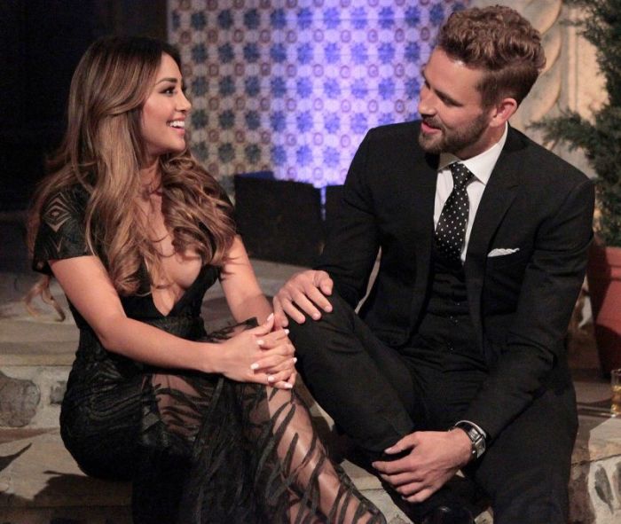 NICK VIALL TALKING TO DANIELLE L. DURING THE PREMIERE EPISODE OF SEASON 21 OF 'THE BACHELOR'.