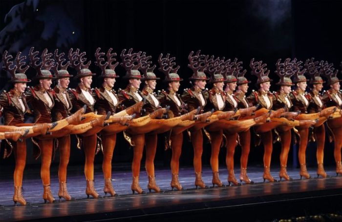 The Rockettes dance during a dress rehearsal of the Radio City Christmas Spectacular show in New York November 11, 2009.