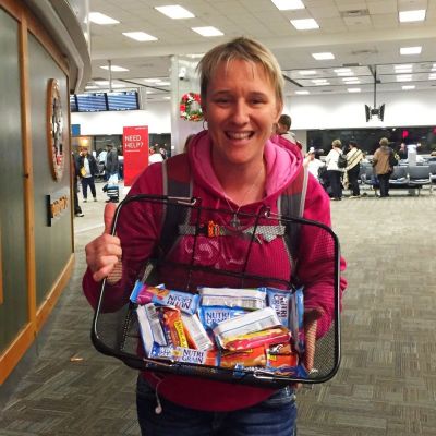 Christine Sneeringer hands out snacks after shooting at Ft. Lauderdale airport, January 6, 2017.