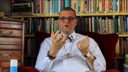 Canon Andrew White, the "Vicar of Baghdad," speaks about ISIS in a video released March 28, 2017.
