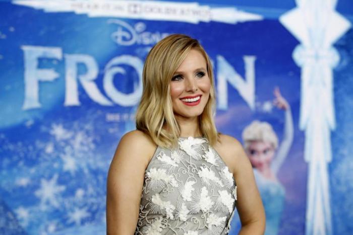 Cast member Kristen Bell poses at the premiere of ''Frozen'' at El Capitan theatre in Hollywood, California November 19, 2013.