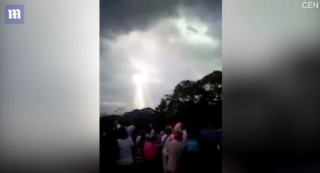 An unusual light in the sky some say resembles Jesus was witnessed by residents in Colombia in April 2017 a week after major landslides kill 17.