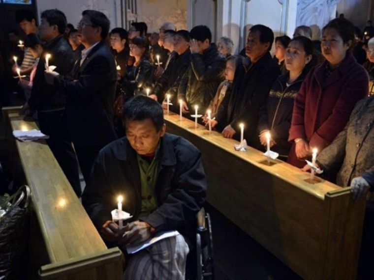Chinese Christians pray