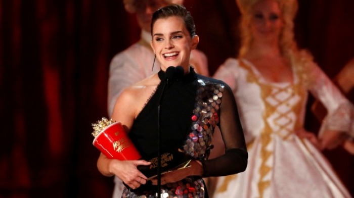 Emma Watson accepts the Best Actor in a Movie award for Beauty and the Beast in Los Angeles on May 7, 2017.