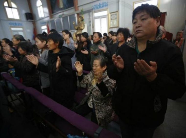 Christians at underground China church