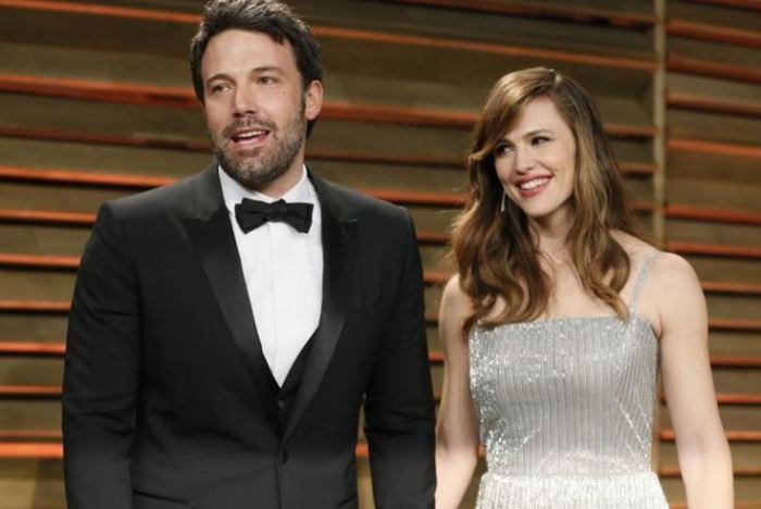 Ben Affleck and Jennifer Garner arrive at the 2014 Vanity Fair Oscars Party in West Hollywood, California March 2, 2014.