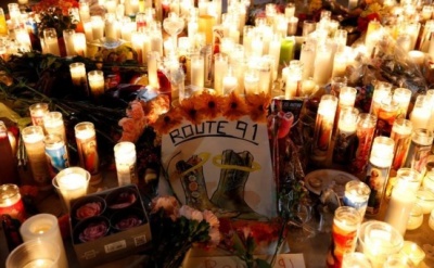 A candlelight vigil is pictured on the Las Vegas strip following a mass shooting at the Route 91 Harvest Country Music Festival in Las Vegas, Nevada, U.S., October 2, 2017.