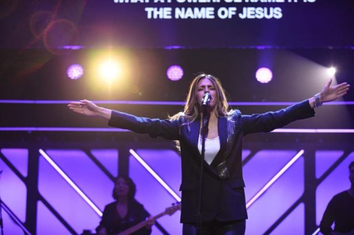 Brooke Ligertwood of Hillsong Worship sings at the 48th Annual Dove Awards in Nashville, Oct. 17, 2017.