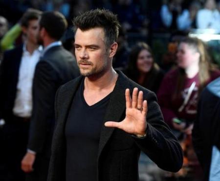 Actor Josh Duhamel poses as he arrives at the European premiere of "Deepwater Horizon" at Leicester Square in London on September 27, 2016.