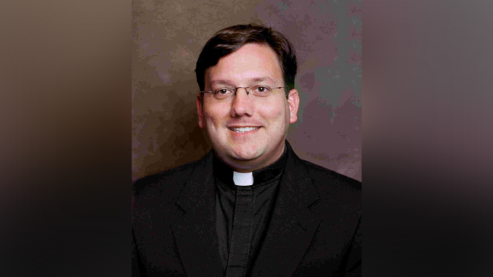 Father James Csaszar, former pastor of the Church of Resurrection in New Albany, Ohio, took his own life in Chicago on December 20, 2017.