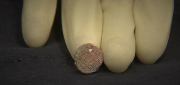 Israeli archaeologists unveiled on January 1, 2018, a 2,700-year-old clay seal impression which they said belonged to a biblical governor of Jerusalem.