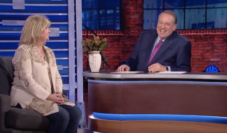 Mike Huckabee and Chonda Pierce sit down for an interview on his new TBN show "Huckabee," February 12, 2018.