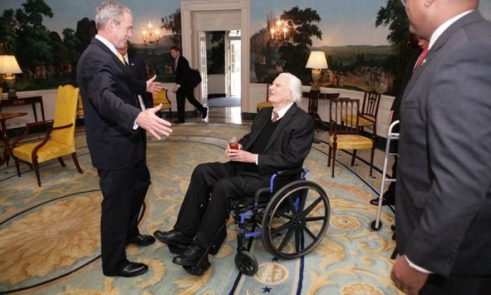 President George W. Bush and evangelist Billy Graham. White House Photo courtesy George W. Bush Presidential Library & Museum.