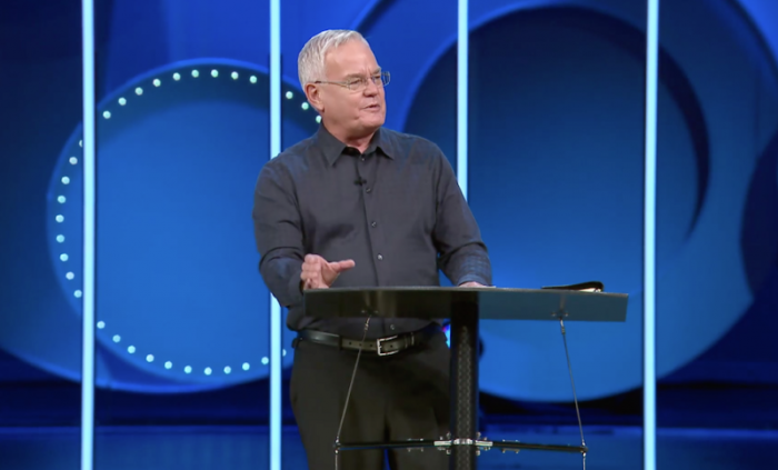 Bill Hybels, founder of Willow Creek Community Church in South Barrington, Illinois, speaks to the congregation in October 2017.