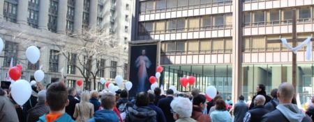A photo from the 2017 "Jesus in Daley Plaza" event held in Chicago, Illinois.