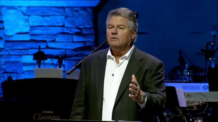 Les Hughey of Highlands Church in Arizona in a sermon published online on February 18, 2016.