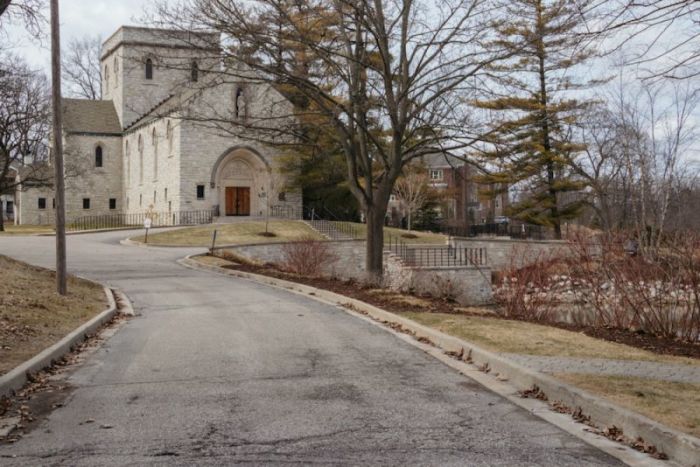 The original parish church of St. Hugo of the Hills in Bloomfield Hills, Michigan.