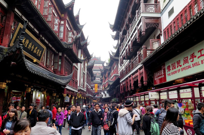 A new system installed din at least 16 16 cities, municipalities, and provinces across China could pick out a face from a crowd with 99.8% accuracy, according to Chinese state media. https://pixabay.com/en/shanghai-old-town-renmin-road-crowd-565378/