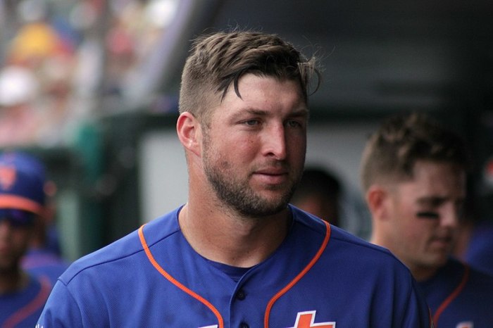 Tim Tebow with the New York Mets during a spring training game