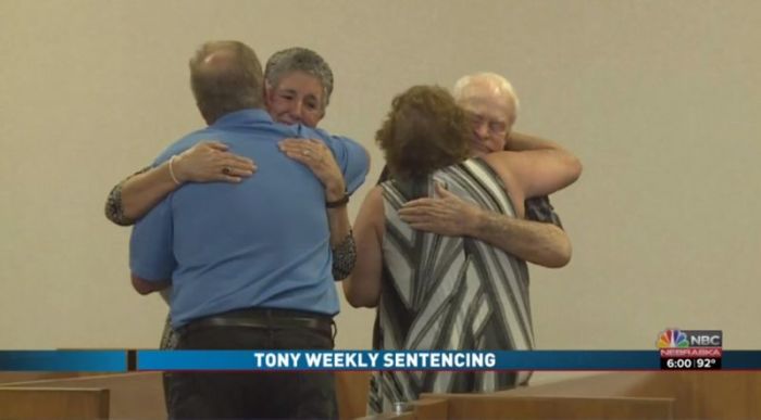Rick Pals embracing and forgiving driver Tony Weekly at the latter's court sentencing in Nebraska on July 20, 2018.