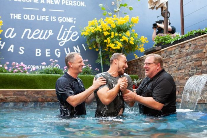 Pastor Rick Warren of Saddleback Church (R) marking milestone as church baptizes its 50,000th person on August 12, 2018.