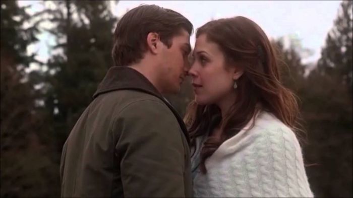 Elizabeth Thatcher (Erin Krakow) and Royal North West Mounted Police Constable Jack Thornton (Daniel Lissing) and their on screen romance.
