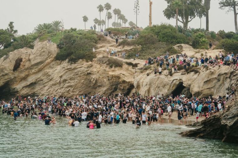 Greg Laurie Leads 'Jesus Revolution Style' Baptism at California Beach