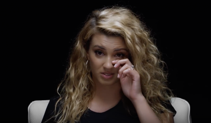 Tori Kelly in White Chair Film, I Am Second, Sep 20, 2018.
