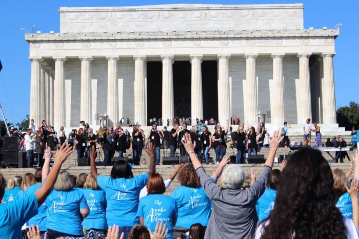 Hundreds of worshipers praise God at 'Deborah's Voice' on the steps of the Lincoln Memorial in Washington, DC on Sept. 29, 2018.