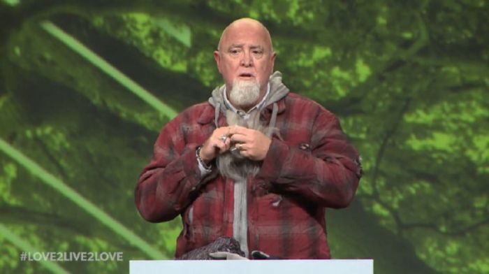 James MacDonald, pastor of the seven-campus Harvest Bible Chapel in Illinois, pulls off a fake beard he wore when he dressed up like a homeless person. A video of MacDonald's experiment was posted to Facebook on Oct. 15, 2018.